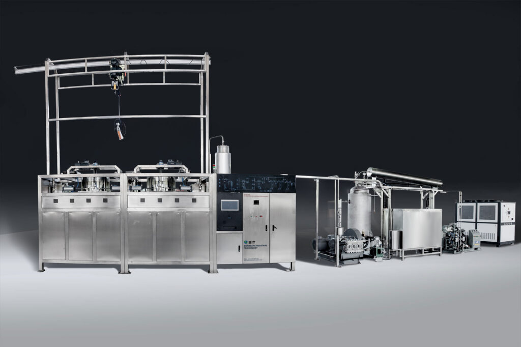 Industrial 300L Supercritical CO2 Extraction Equipment with dual separators and integrated CO2 recovery system, used for extracting essential oils and bioactives.