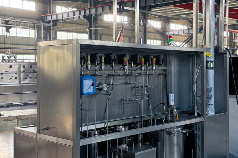 Supercritical CO2 Extraction System with Distillation Column