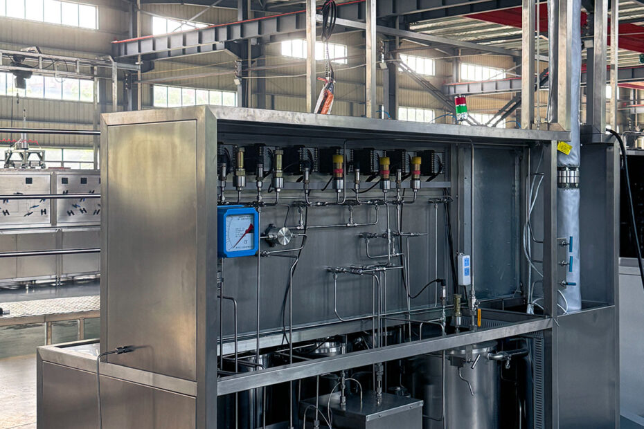 Supercritical CO2 Extraction System with Distillation Column