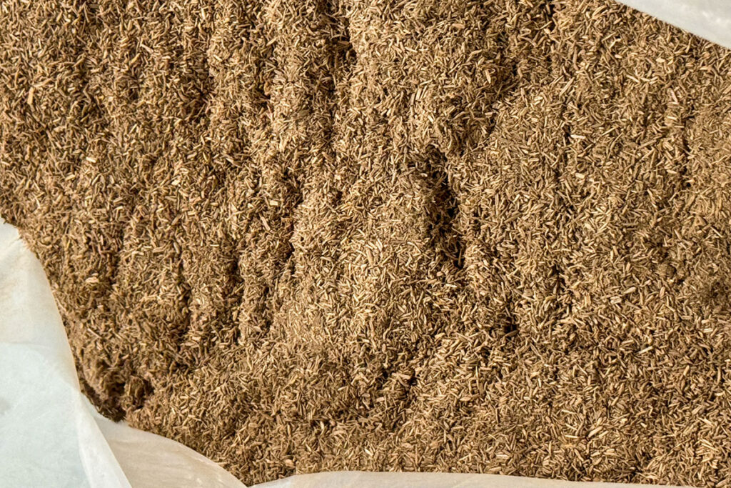 Agarwood powder prepared for CO2 extraction
