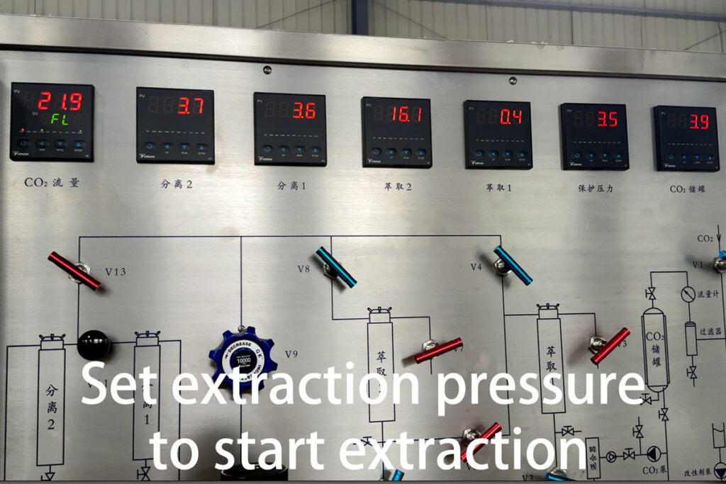 Setting supercritical CO2 extraction pressure on control panel