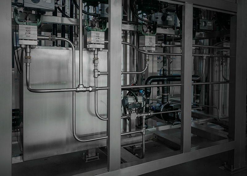 Supercritical CO2 extraction separator vessel heat exchange system for efficient temperature regulation and energy recovery